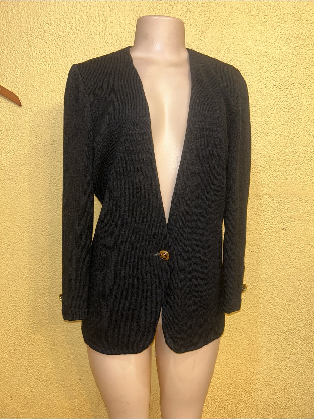 Women's Black Single-Button V-Neck Knit Blazer